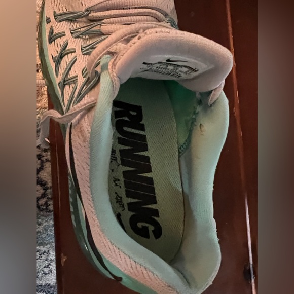 Women’s Nike Air Max size 10 - Picture 2 of 4